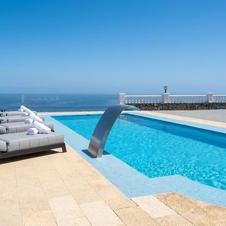 Exclusive Mountain With Heated Pool & Stunning Ocean Views *