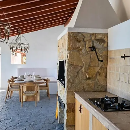 Villa Exclusive Mountain With Heated Pool & Stunning Ocean Views *