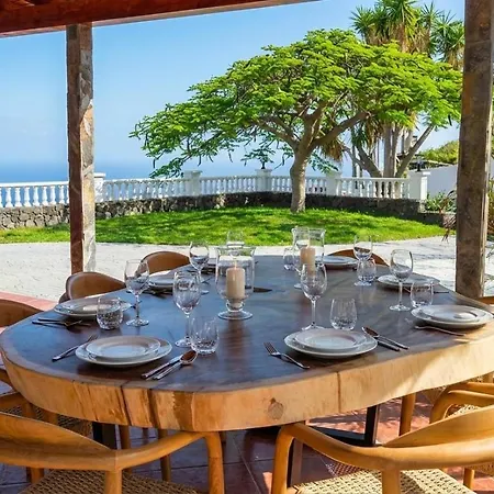 Exclusive Mountain With Heated Pool & Stunning Ocean Views Villa